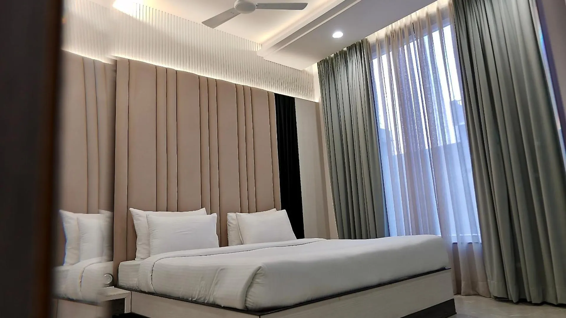Hotel Elinor By Dazzling Hotels & Resorts Agra   Agra (Uttar Pradesh)