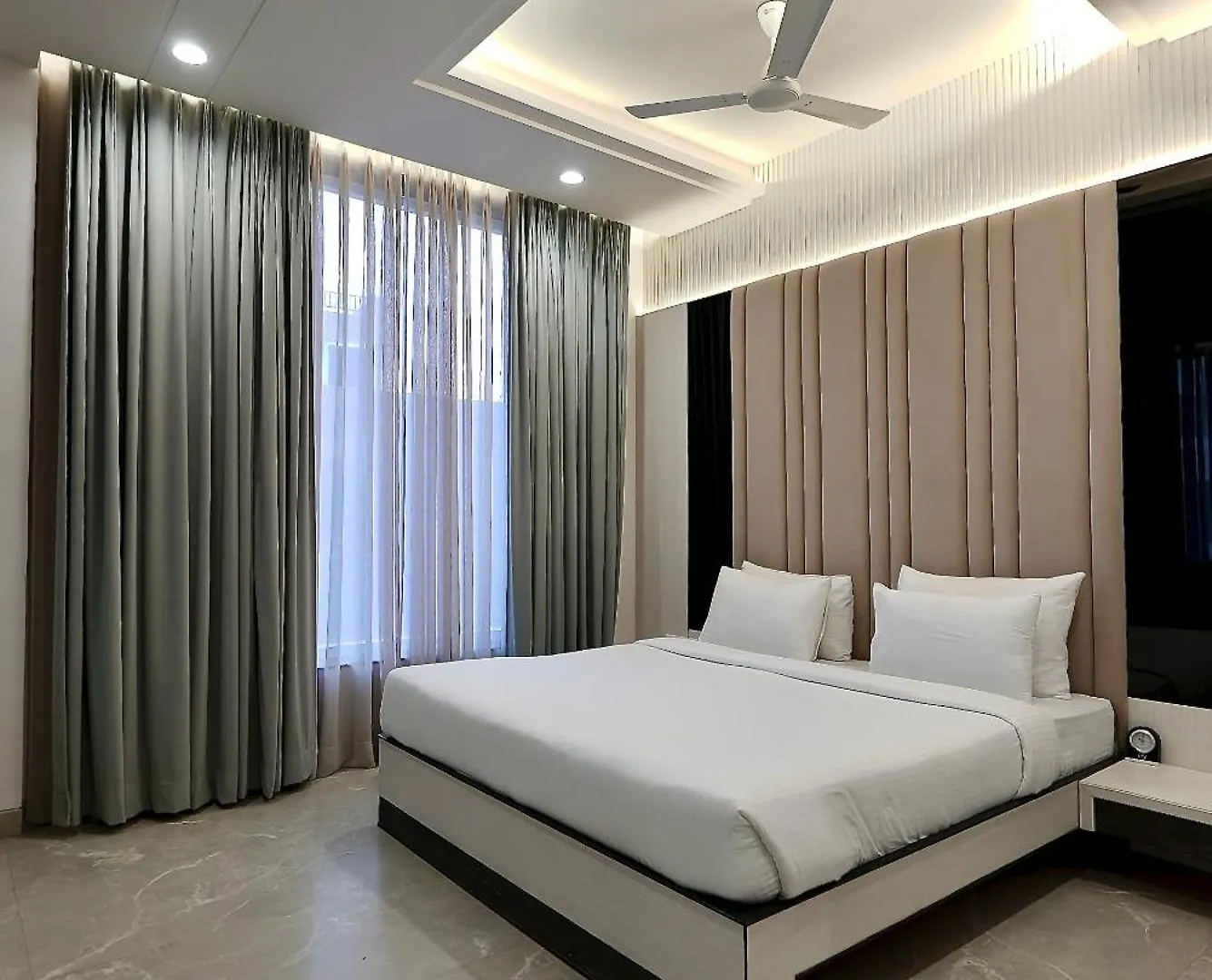 Hotel Elinor By Dazzling Hotels & Resorts Agra