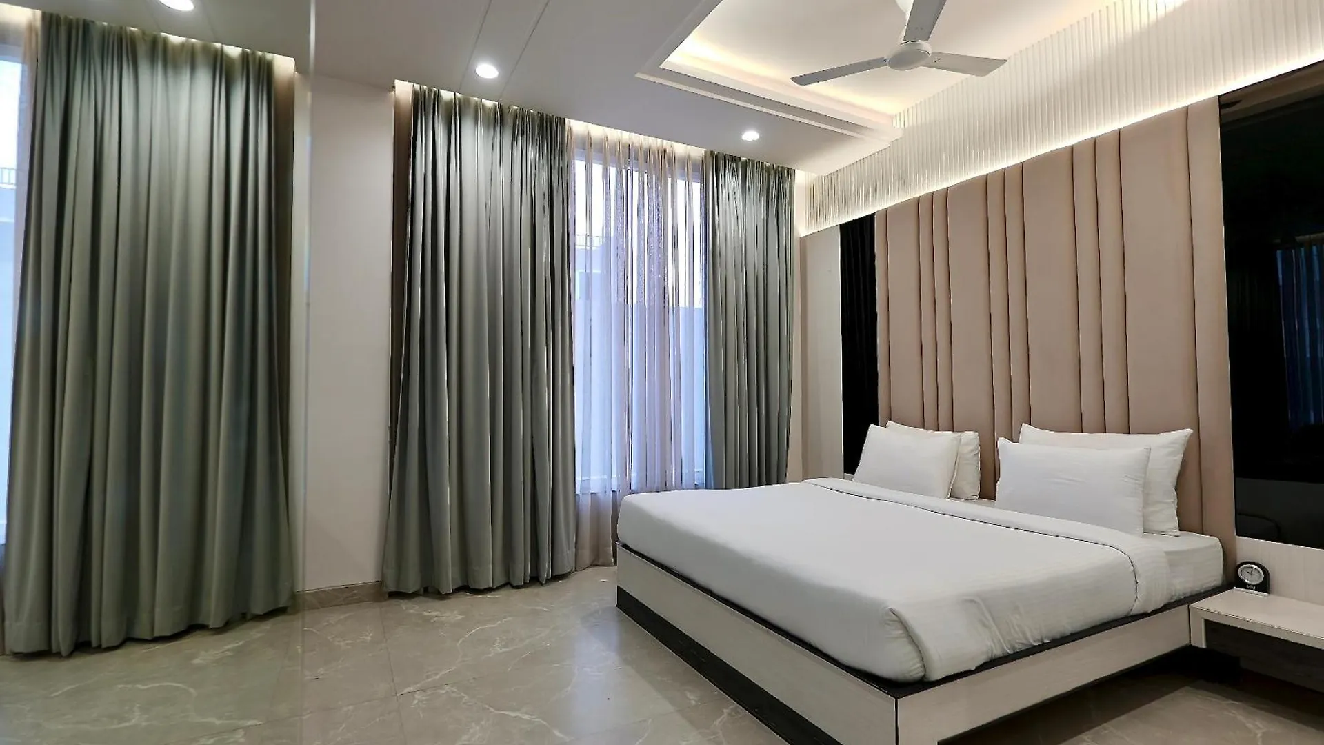 Hotel Elinor By Dazzling Hotels & Resorts Agra   Agra (Uttar Pradesh)