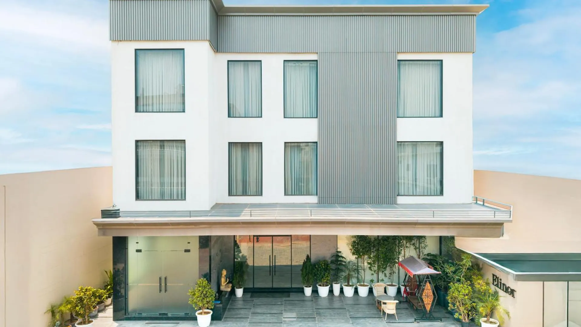 Hotel Elinor By Dazzling Hotels & Resorts Agra