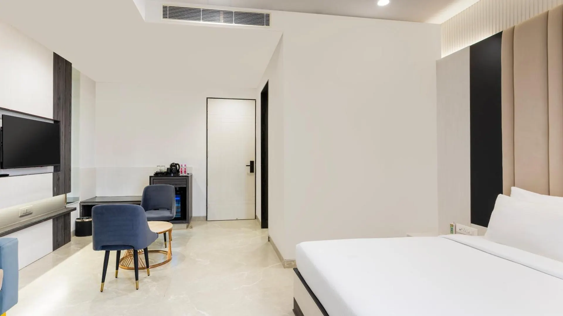 Hotel Elinor By Dazzling Hotels & Resorts Agra