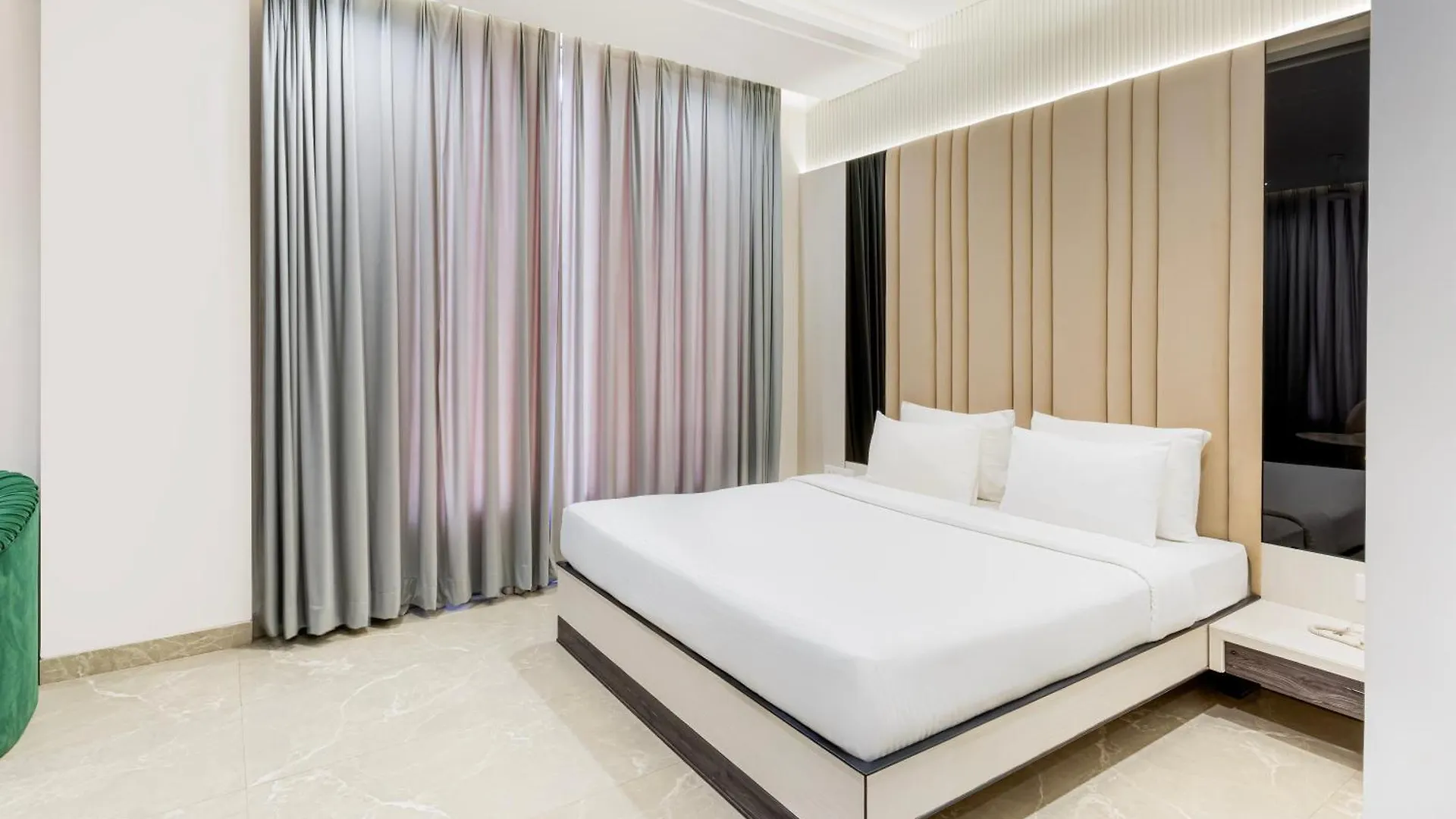 Hotel Elinor By Dazzling Hotels & Resorts Agra