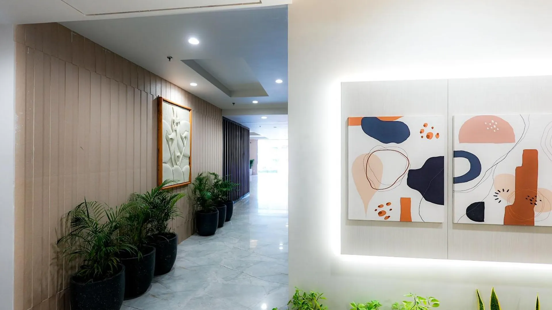 ****  Hotel Elinor By Dazzling Hotels & Resorts Agra  India