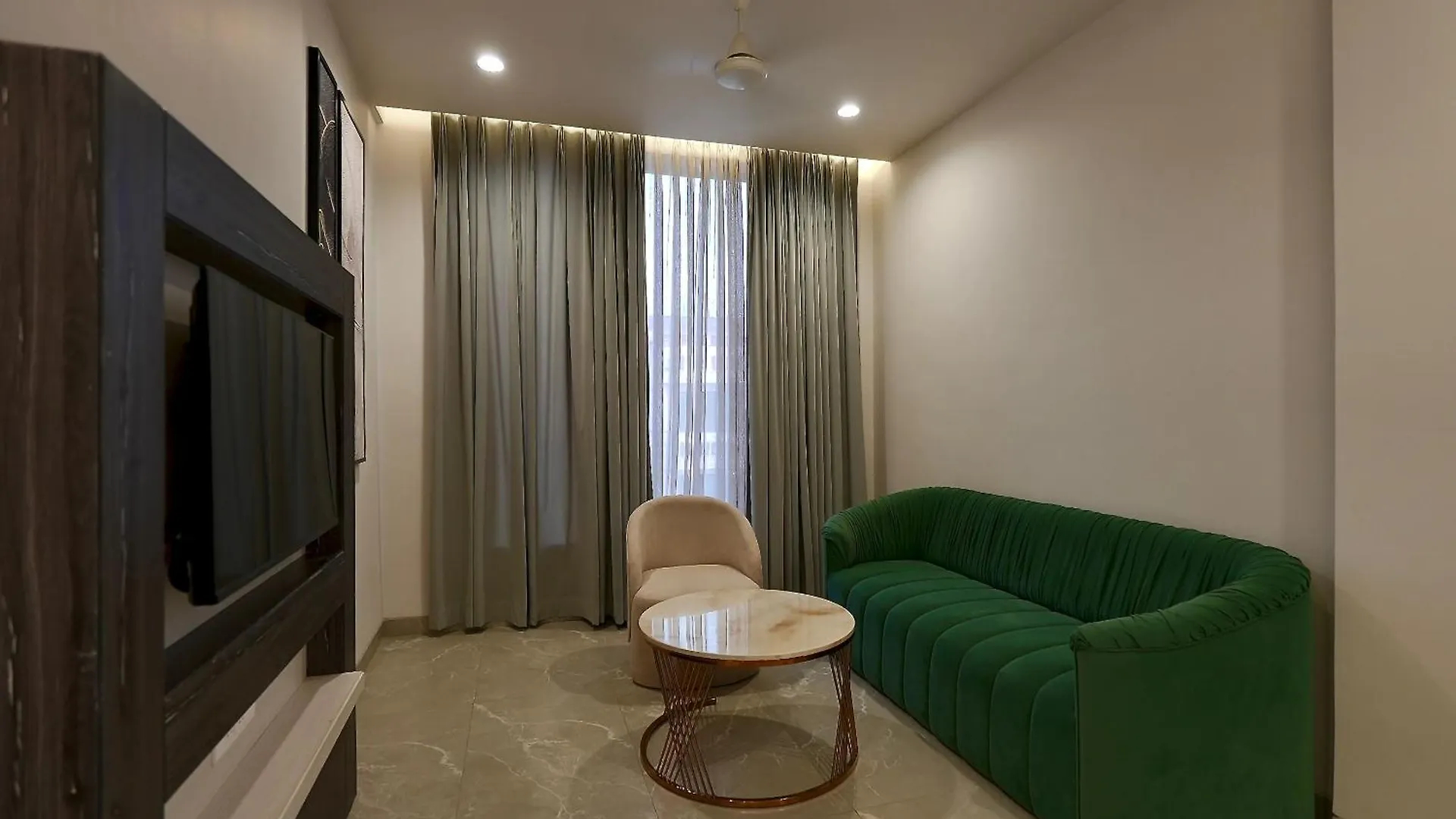 Hotel Elinor By Dazzling Hotels & Resorts Agra