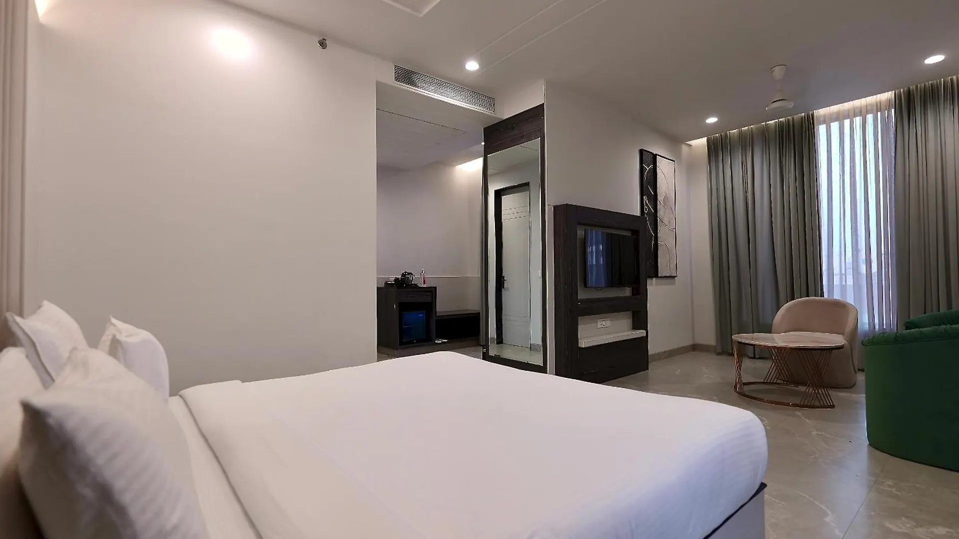 Hotel Elinor By Dazzling Hotels & Resorts Agra