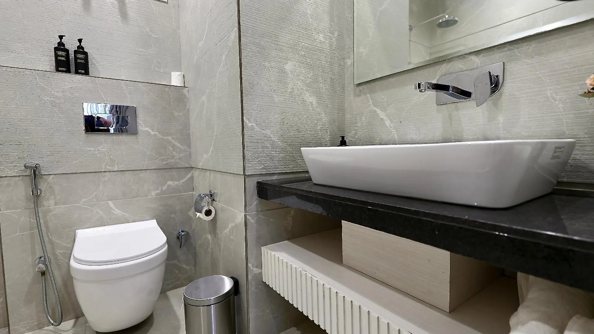 Hotel Elinor By Dazzling Hotels & Resorts Agra