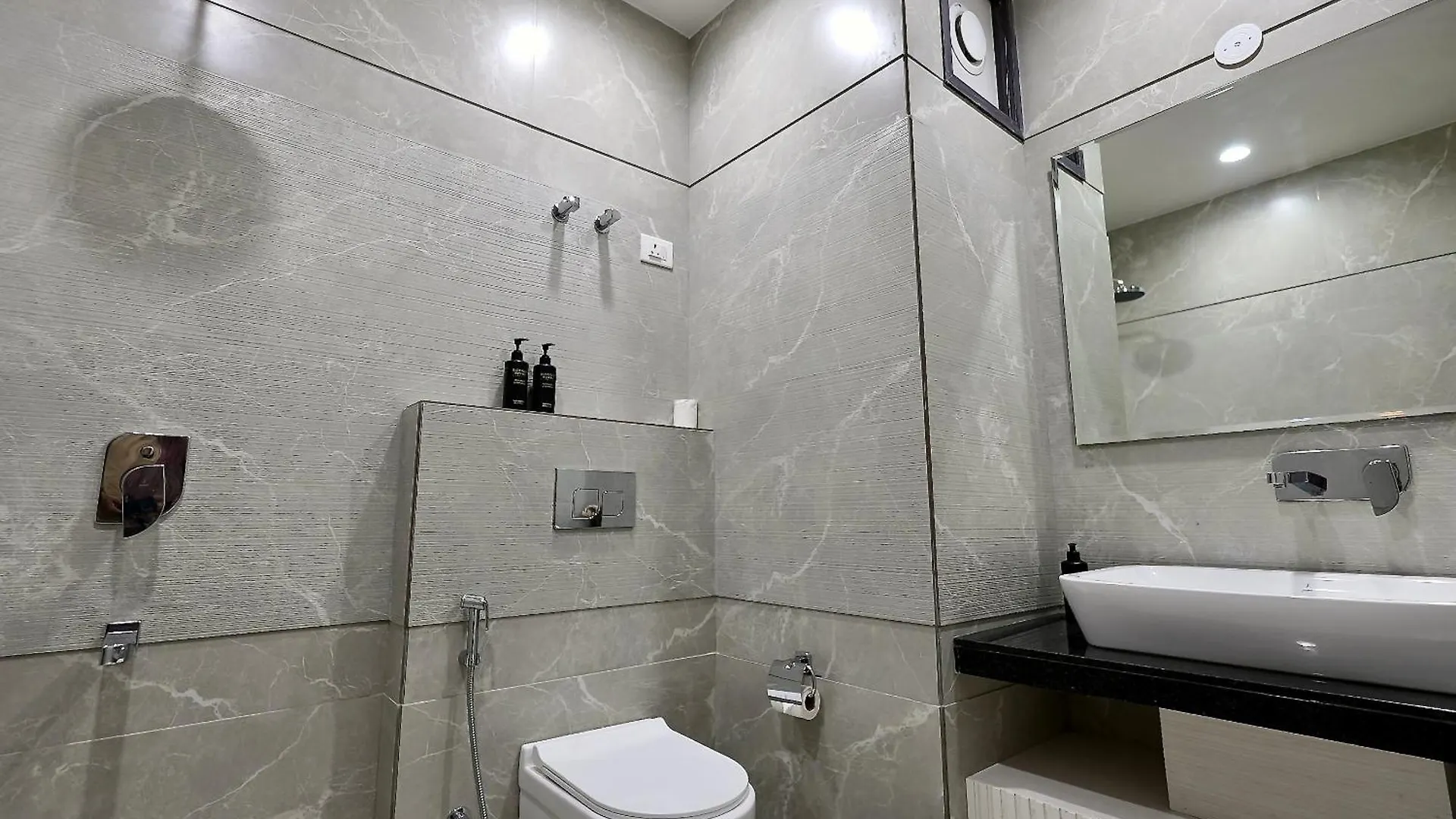 Hotel Elinor By Dazzling Hotels & Resorts Agra