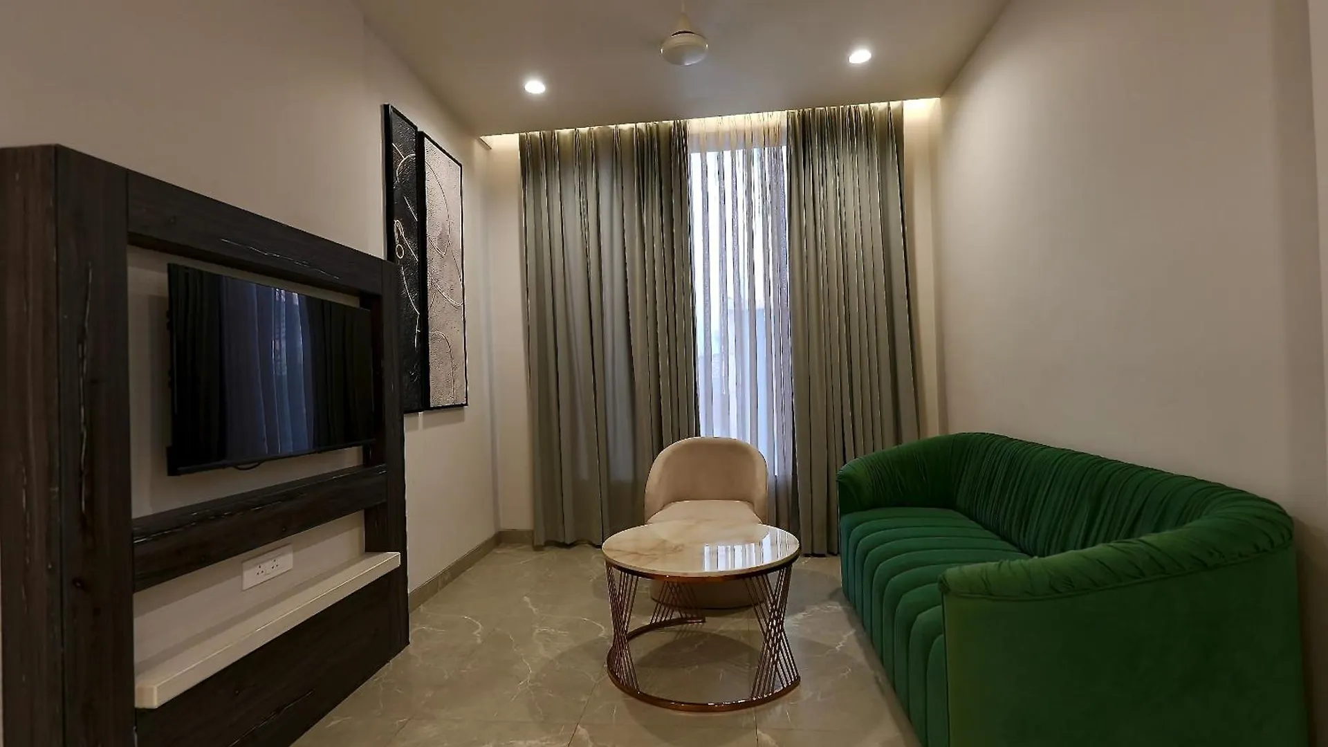 Hotel Elinor By Dazzling Hotels & Resorts Agra